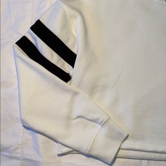 Forever 21 cropped crew neck - Picture 3 of 3